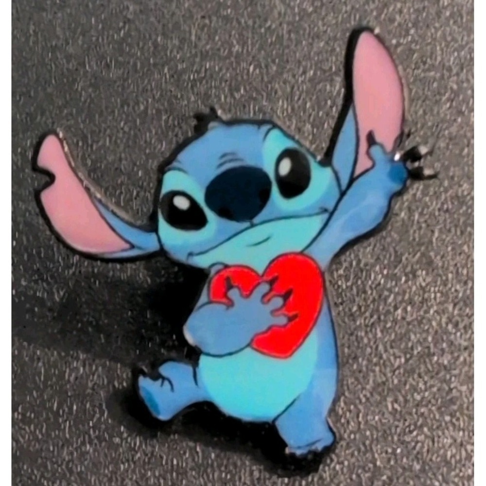 Neon Tuesday Disney Exclusive Stitch With Heart Lapel Pin